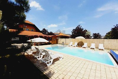 Ferienhaus LEDA mit Pool