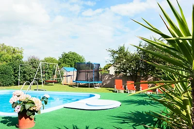 Casa di vacanza VIVIEN con piscina