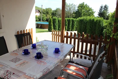 Casa con piscina nei vigneti
