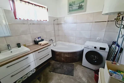 Haus Fahej mit guter Lage zum See