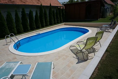 Tubi Resort mit Pool am Balaton
