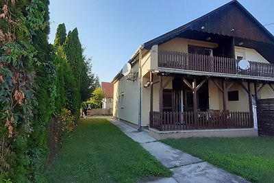 Kuća za odmor Gabi u Balatonfenyvesu