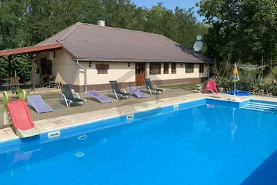 Landhaus Karina mit Pool