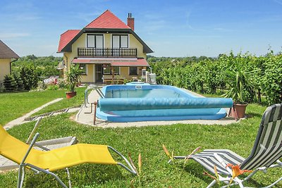Casa de vacaciones VIVIEN con piscina