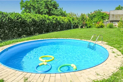Casa di vacanza REBEKA con piscina