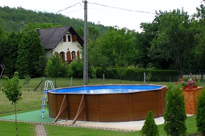 Casa con piscina nei vigneti