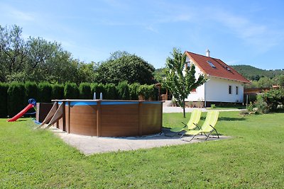 Casa con piscina nei vigneti