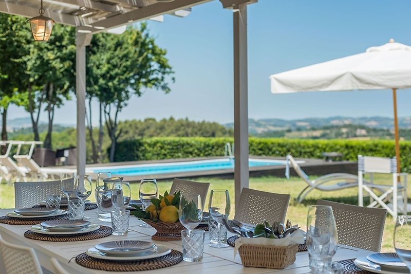 Villa Selene - Gut ausgestattete Veranda für Mahlzeiten im Freien