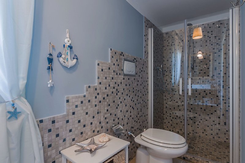 Villa Alis - Badezimmer mit Dusche