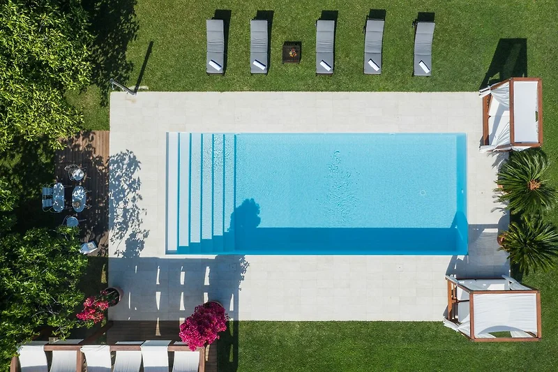 Villa Monticelli - luchtfoto van het zwembad