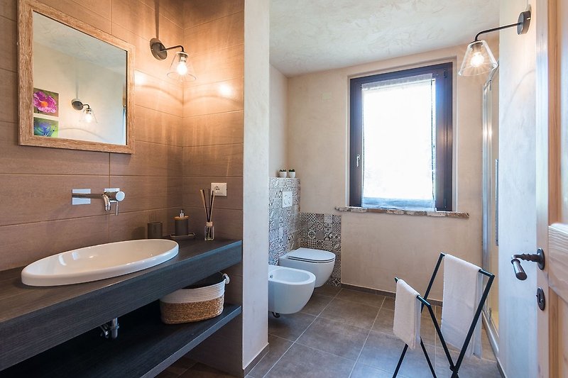 Villa del Duca - bathroom with shower