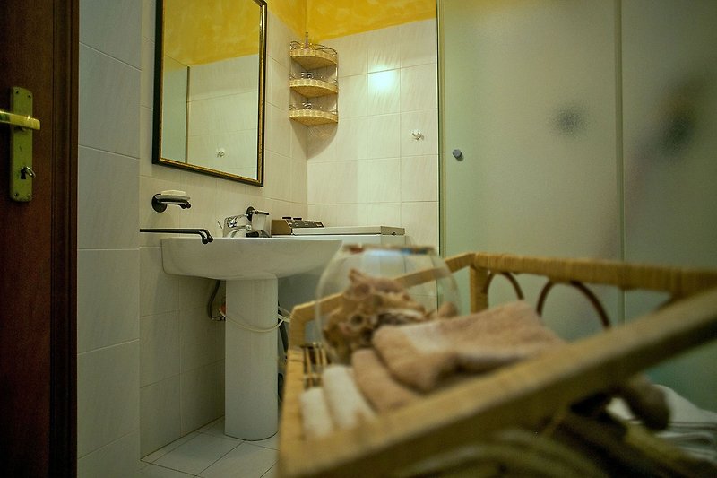 Casa Betty - Bathroom with shower