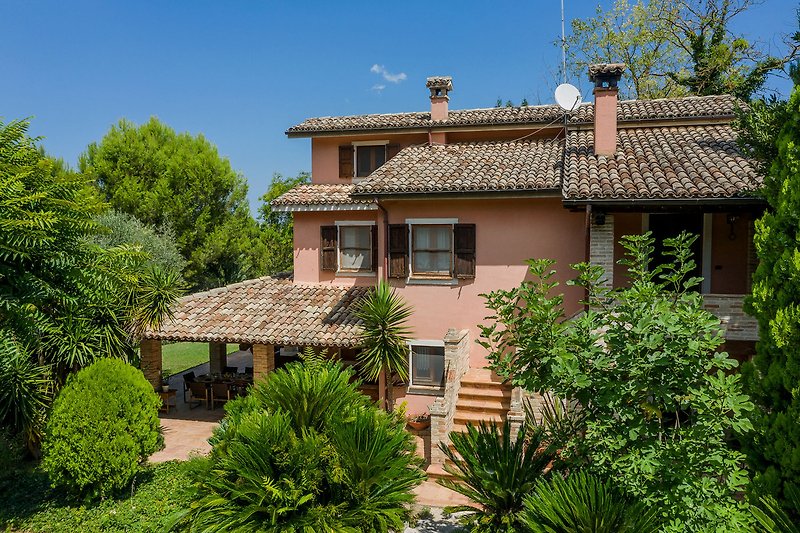 Villa Lucia - Villa at a short distance from the beach resorts of Numana and Sirolo