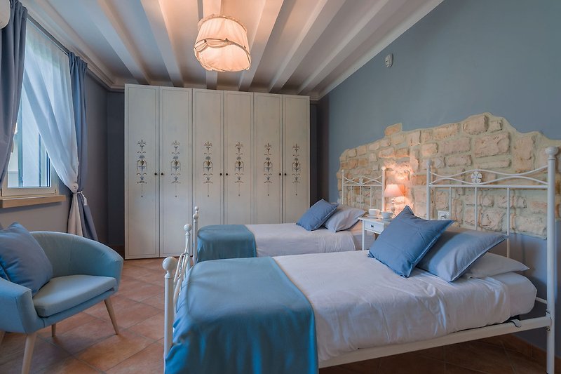 Villa Alis - Bedroom with single beds
