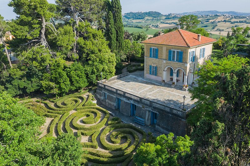 Villa Liberty - Private seaside villa in Le Marche region