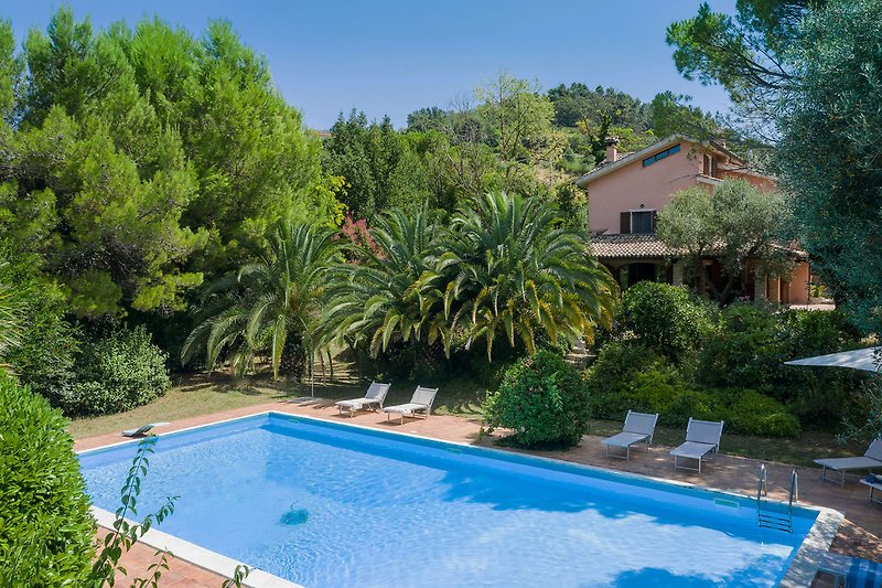 Villa Lucia - Perfect villa to reach destinations such as Loreto, Recanati, Ancona, and the Conero Riviera