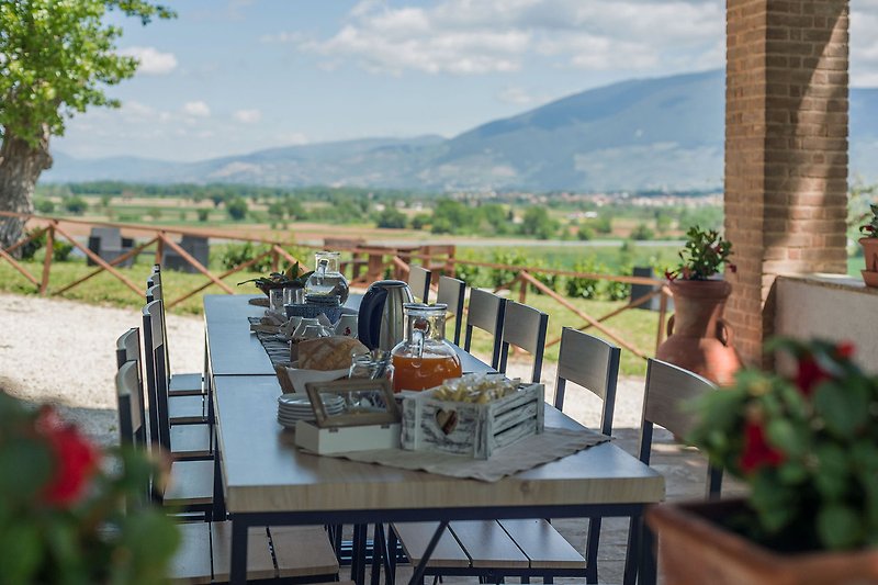 Casale Andrea – Tisch im Freien zum gemeinsamen Essen