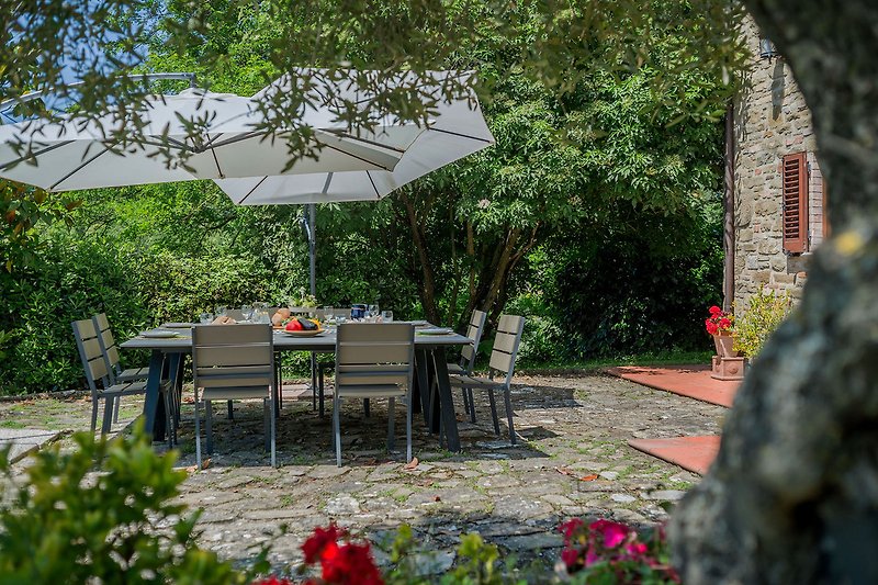 Villa Petroia – Außenbereiche zum gemeinsamen Essen