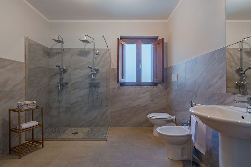Casale Andrea - Badezimmer mit Dusche