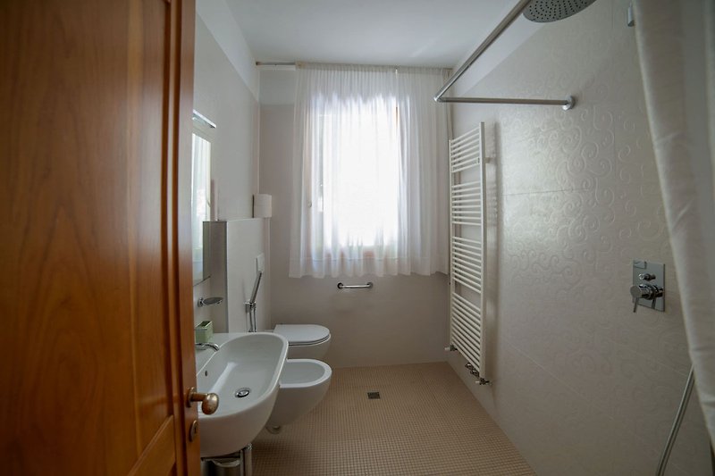 Villa Micol - Bathroom with shower