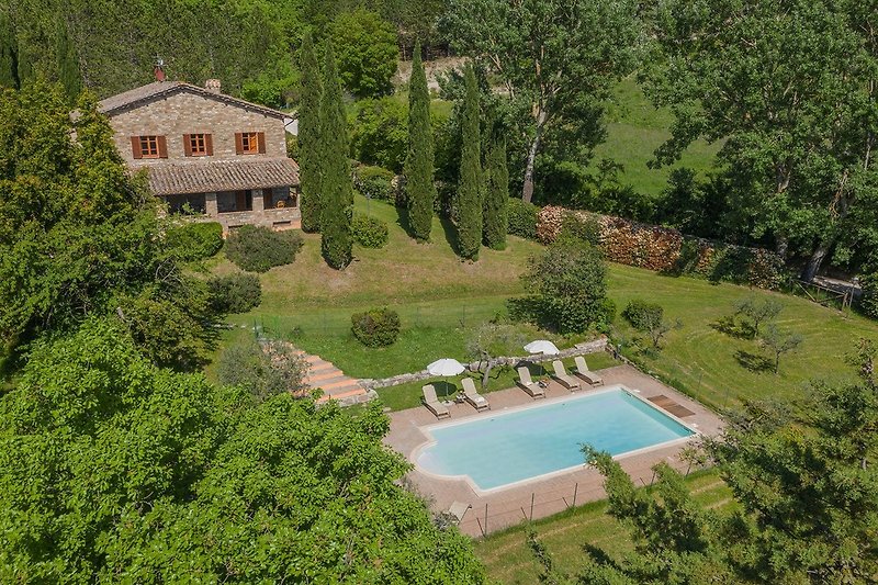 Casale San Francesco - wunderbare Privatvilla aus Stein mit Pool (10x5) in wunderbarer grüner Lage