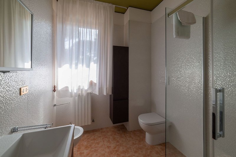 Villa Micol - Badezimmer mit Dusche