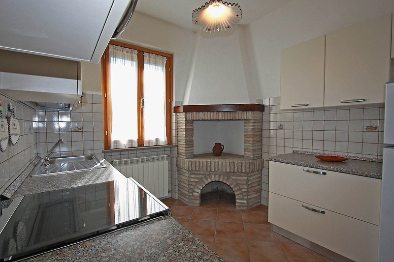Casale Lucy - Equipped kitchen on the first floor