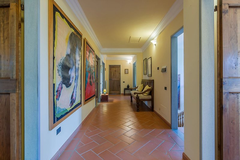 Villa Petroia - Villa con numerosi dipinti
