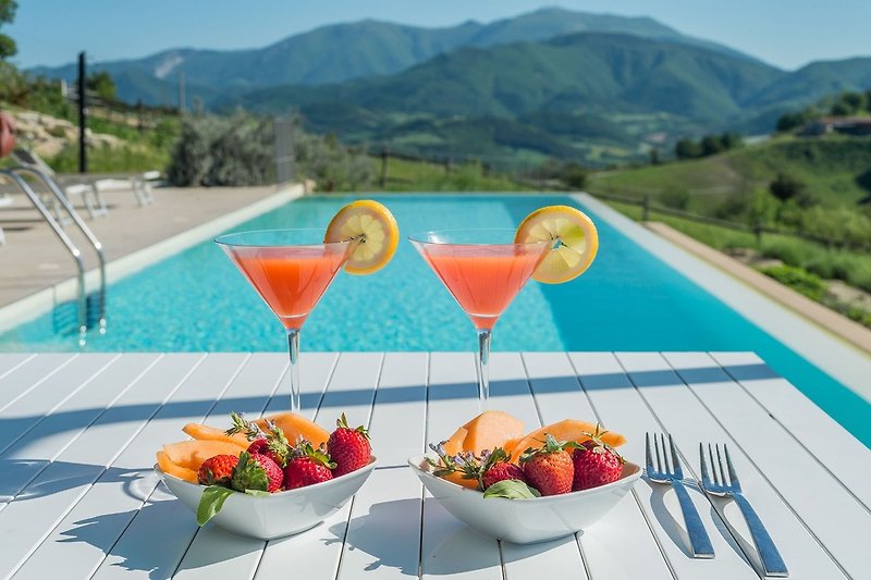 Villa del Duca - Entspannung am Pool mit Panorama-Blick