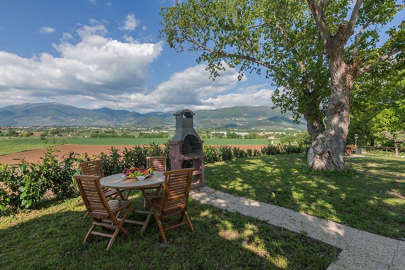 Casale Andrea - Outdoor table with panoramic view