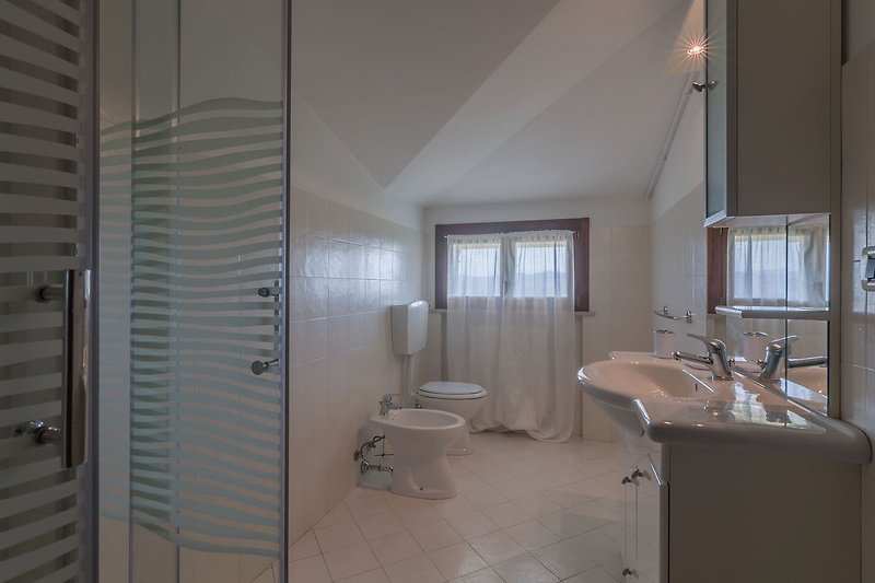 Villa Candelara - Badezimmer mit Dusche