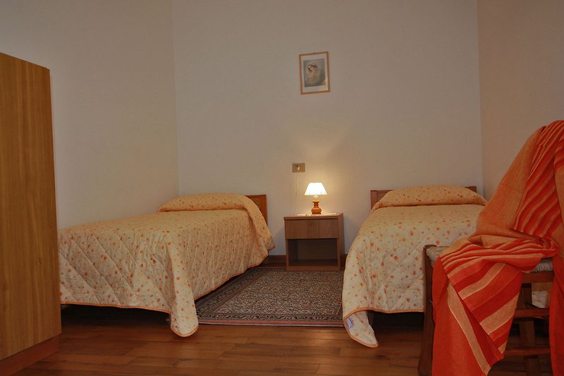 Casale Lucy - Bedroom with twin beds