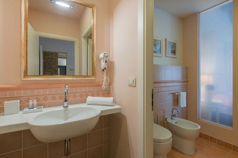Villa il Fiore e la Farfalla - Bathroom with shower