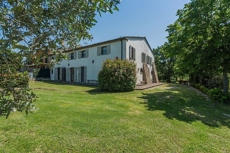Villa Il Fiore e la Farfalla – Großes Bauernhaus mit Pool