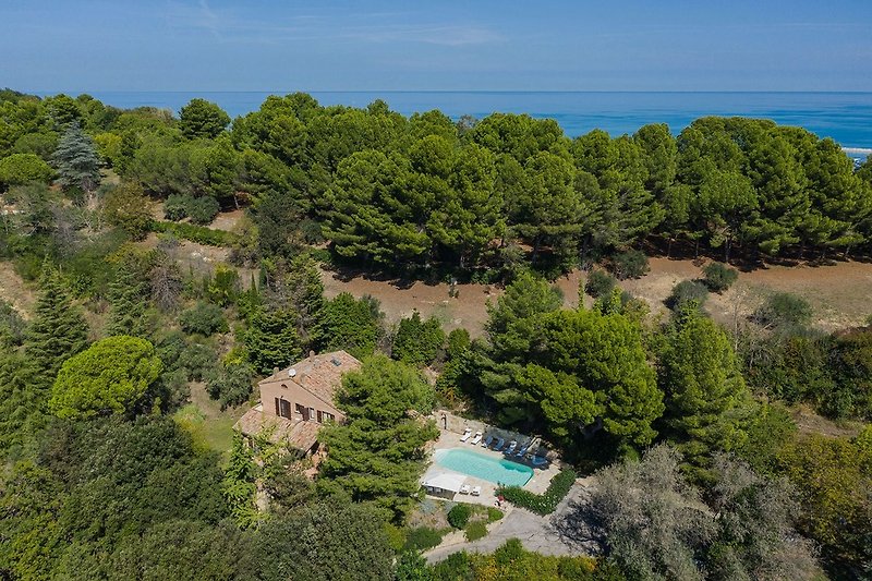 Villa Panorama - Villa con piscina privata a 1 km dalla spiaggia