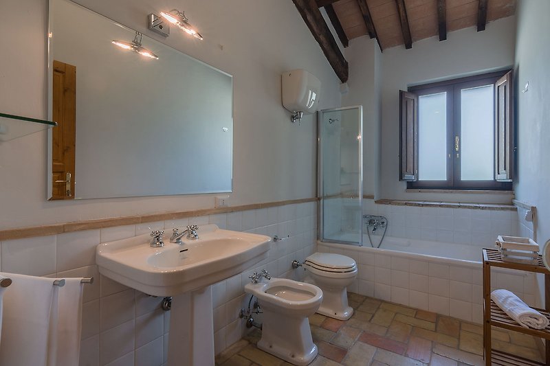 Casale Andrea - Bathroom with bath