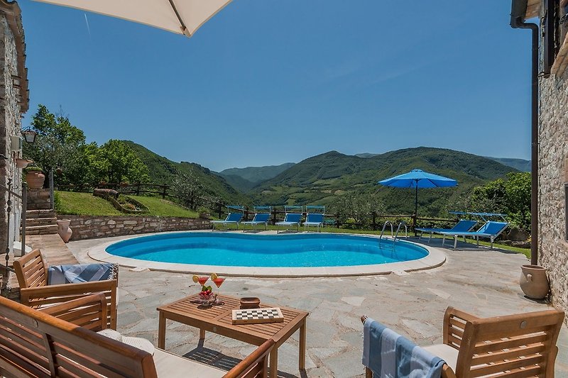 Villa Colombaia - Pool mit Panorama-Blick (9,55x4,50)