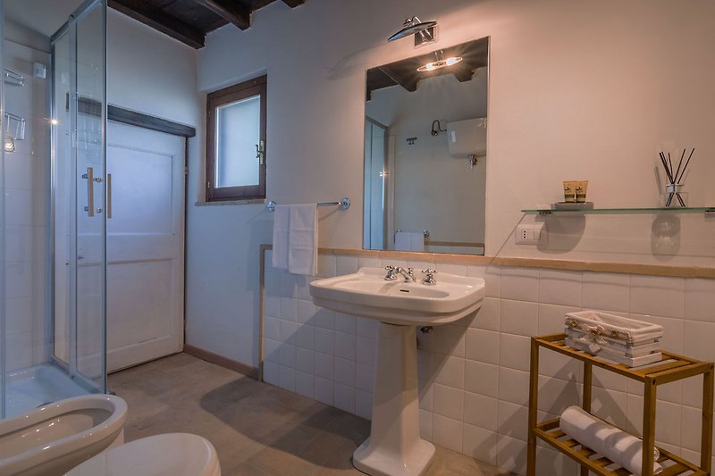 Casale Andrea - Bathroom with shower