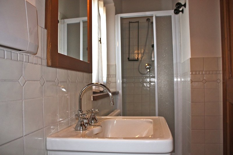 Villa Monica - Badezimmer mit Dusche