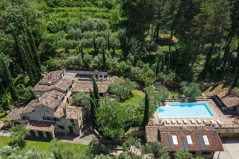 Villa Cavalli - Privatvilla mit Pool im Grünen