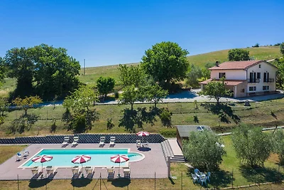 Casale Lucy
