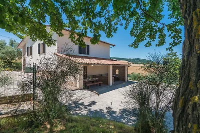 Casale Lucy