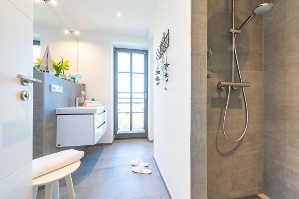 Zur Heiderose 3 Whg.3d StrandLäufer OG in Zingst - J. Eberhardt