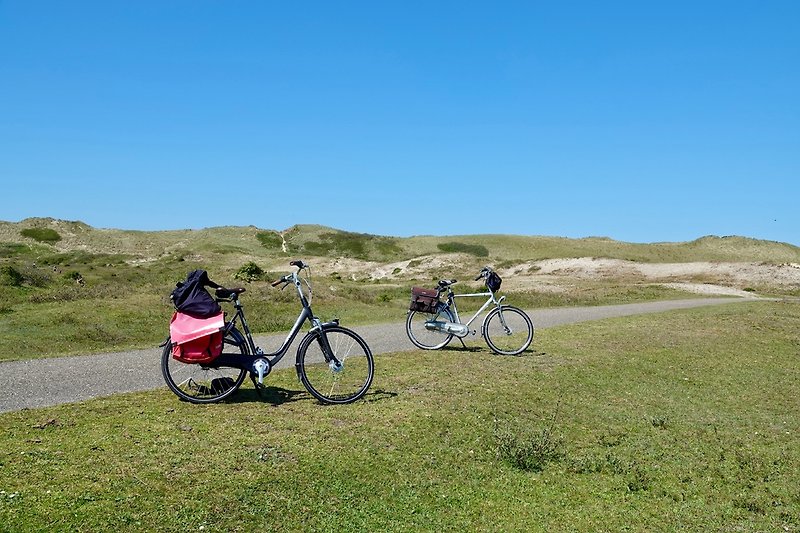 Fahrrad fahren durch die Dünen