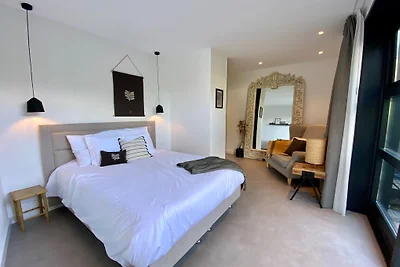 Sunny Suite