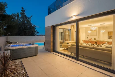 Villa Luxor