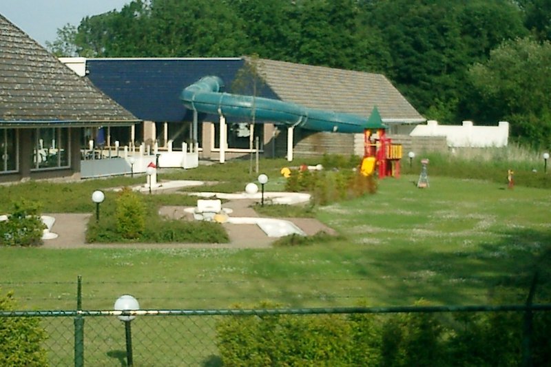Minigolf i unutarnji zabavni bazen