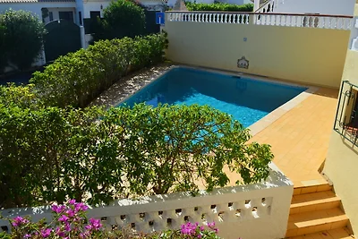 Villa Amarela