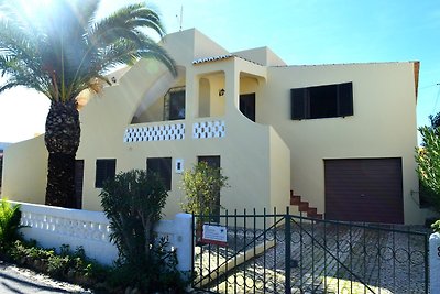 Villa Amarela