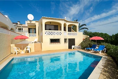 Villa Amarela